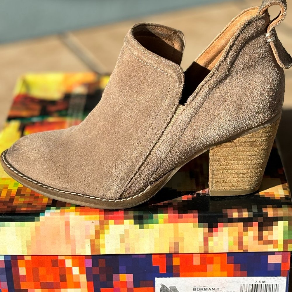 Jeffrey Campbell Tan Suede Booties Size 7.5